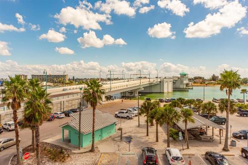 Madeira Beach House | 305 Beach Place Condos