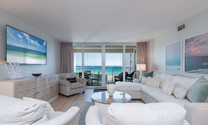 Holiday Isle Condo | 3095 Shoreline Tower 2-Bedroom Newly Renovated Free Beach Setup