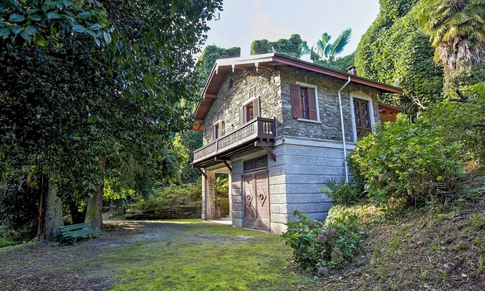 Verbania House | 3½-room house with approx. 10. 000 m² large private property in a quiet and sunny location