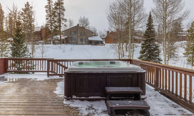 Wildernest House | 31 Buffalo Drive by Summit County Mountain Retreats