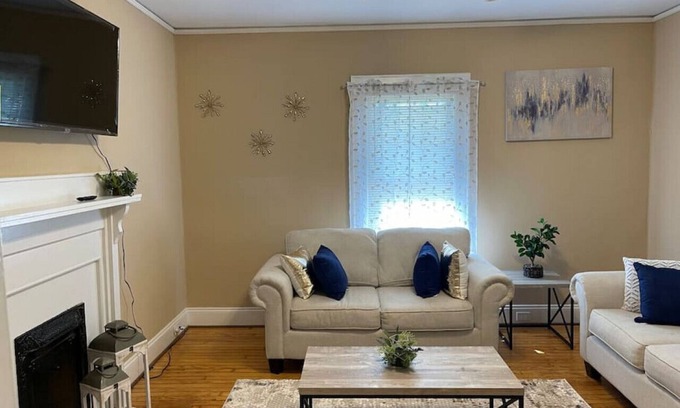 Concord House | 314 Hillandale St NE