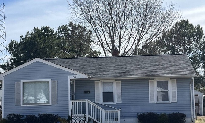 Newport News House | 318 Large 3 bedroom with fenced yard!