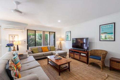 Yamba House | 32 Beachside - LJHooker Yamba