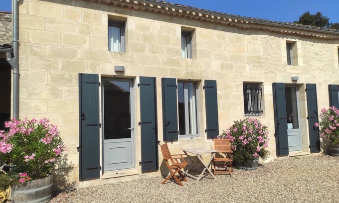 Puisseguin House | 32 m² House ∙ 1 bedroom ∙ 2 guests