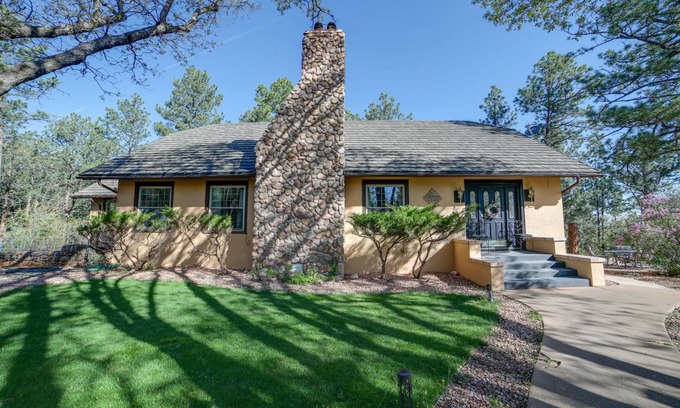 Broadmoor House | 325 m² House ∙ 4 bedrooms ∙ 10 guests