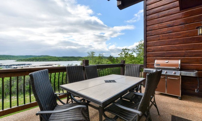 Indian Point House | 325 m² House ∙ 6 bedrooms ∙ 20 guests