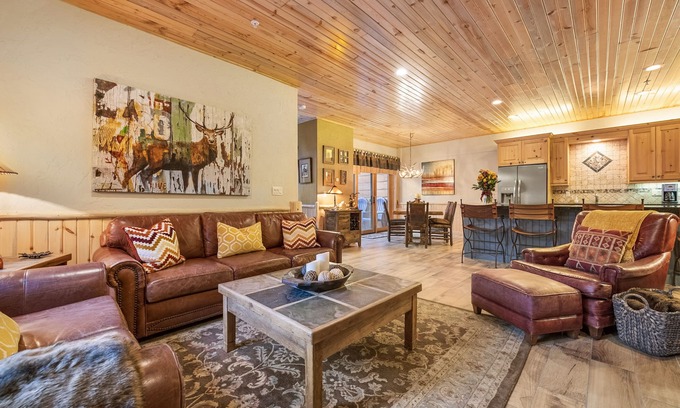 Park City Condo | 33 mins. from AP! Walk to Cabriolet! Super location! Feels like home!
