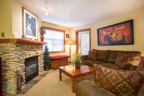 Snowbird Apartment | 3306 - One Bedroom Den Deluxe Powderhorn Lodge condo