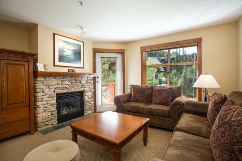 Snowbird Apartment | 3316 - One Bedroom Den Standard Powderhorn Lodge condo