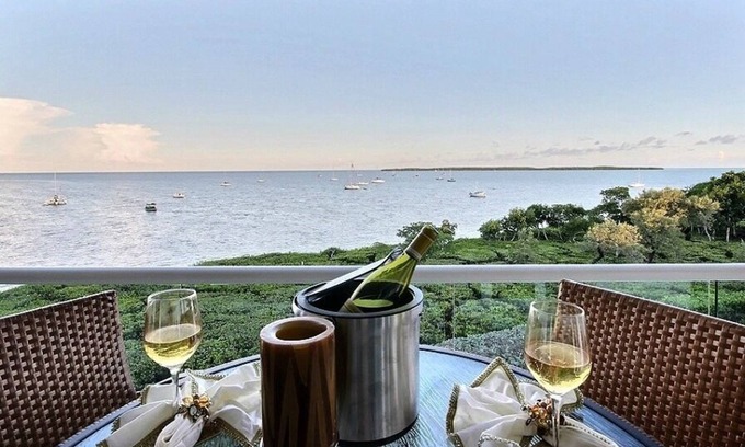 Rock Harbor Condo | 334 Mariners Club | 2 Bed, 2.5 Bath