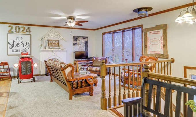 California House | 34 Mi to Ark Encounter: Kentucky Family Farmhouse