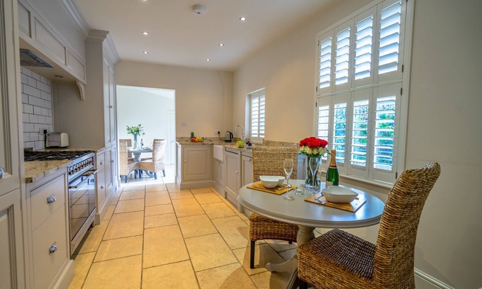 York House | 34 St Olave's - sleeps 7 guests in 3 bedrooms