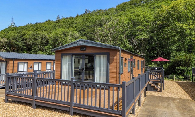 Llanarth Cottage | 34 THE BEAUMONT, pet friendly, with a garden in Llanarth