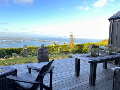 Mount Pleasant Bed & Breakfast | 340 deg Alps & Sea