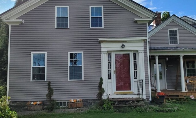 Canton House | 3400 SQ FT House minutes from SLU able to sleep 12 guests
