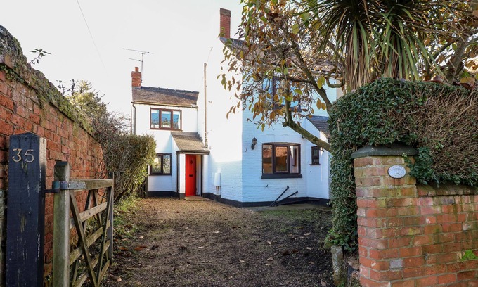 Gunthorpe Cottage | 35 MAIN STREET, family friendly, character holiday cottage in Lowdham