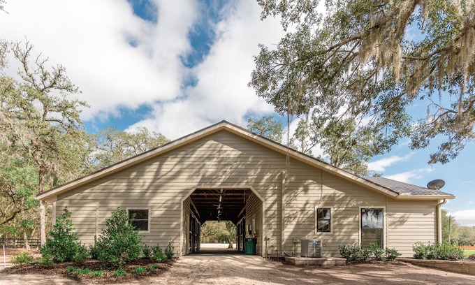 Bronson Cottage | 35 minutes from both Gainesville and Ocala, 20 minutes from HITS