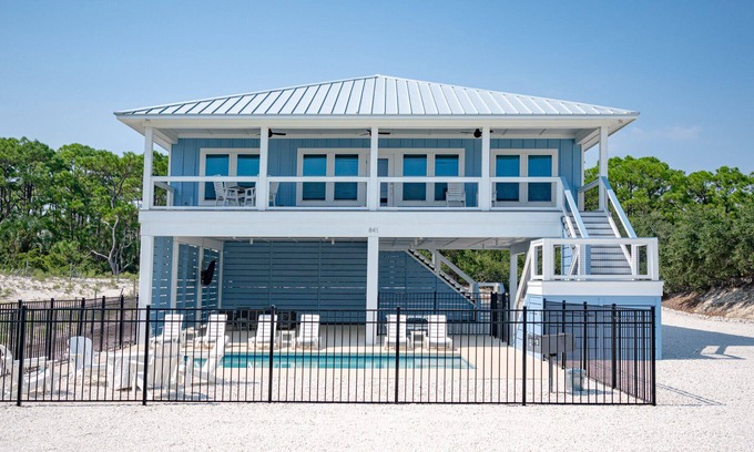 East End House | 35% OFF 2025! GOLF CART @ Mazzy Manor, 4BR/4BA, Private Pool & Gulf Views!