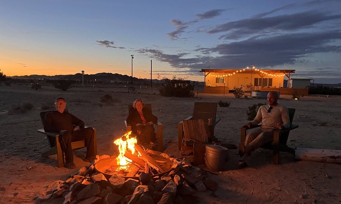 Wonder Valley House | 360’ views - 5 acres - stars - sunsets - hot tub