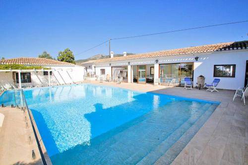 Onil Apartment | 364 m² Apartment ∙ 5 bedrooms ∙ 14 guests