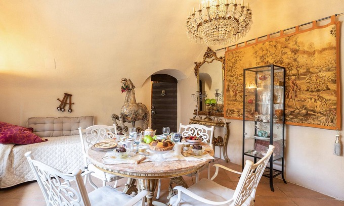 Municipio 2 Apartment | 3838 Il Feudo by BarbarHouse