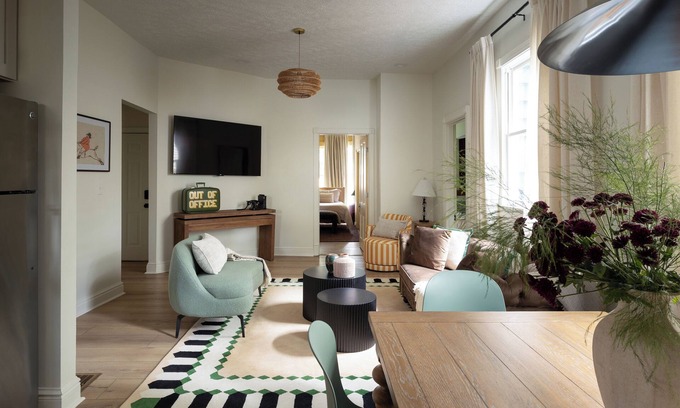 Clifton Condo | 3BD 2Bth apt retro retreat