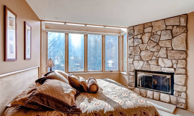 Lakeside Village Condo | 3bdr Condo-master Fireplace, Upgraded Kitchen, Kids Ski Free 3 Bedroom Condo by RedAwning