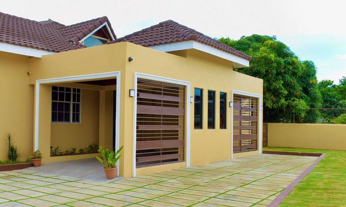 Saint Andrew House | 3Bdrm, A/C, Wi-Fi, Washer & Dryer - Spacious House