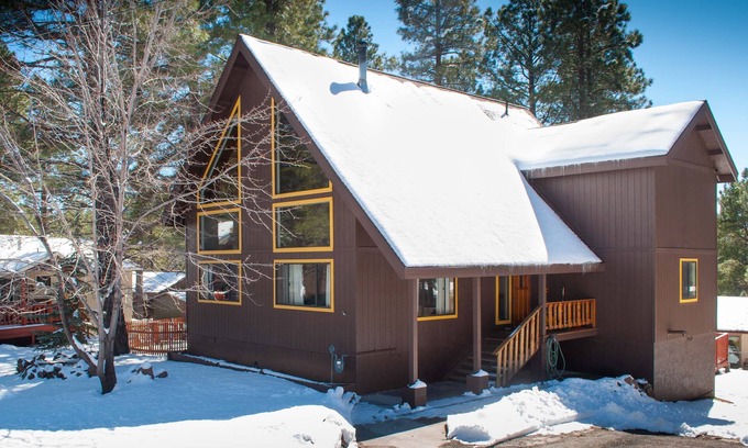 Kachina Village Cabin | 3bed+den Nakai Chalet, EV charger, AC, Spa Sale September