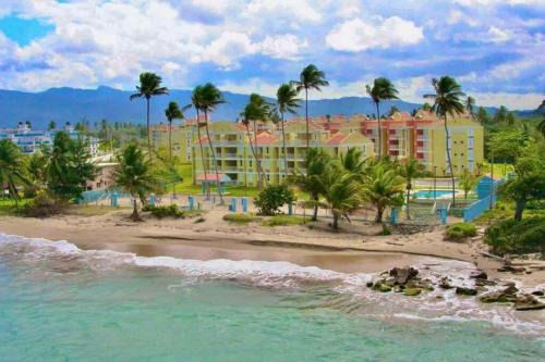 Herreras Apartment | 3Bedrm Beach Penthouse with Rooftop Terrace & WiFi