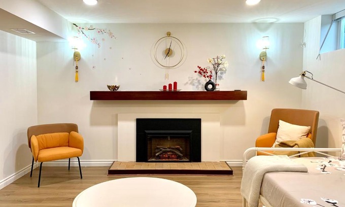Oakridge House | 3Beds 2BA Cherry Blossom Suite - Free Parking - Central Oakridge Neighbourhood