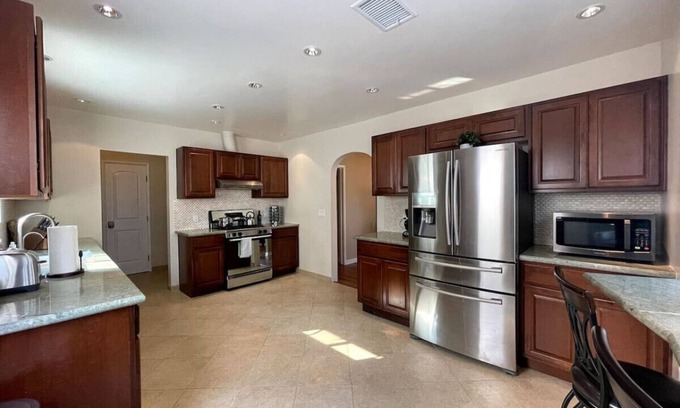 Park Mesa Heights House | 3BR/2BA Peaceful and Cozy Home in LA | Near LAX