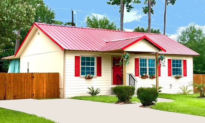 Magnolia House | 3BR Bohemian Home King/Queen+Free RV-Boat-Trailer Parking/Great for Long Stay!