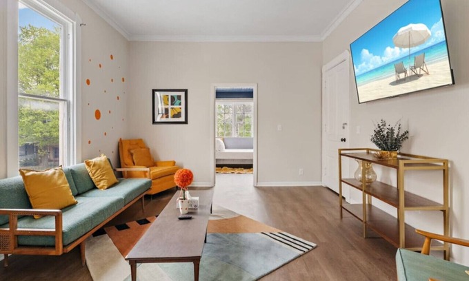 Old Northside House | 3BR City Chic Modern Apt | Central Location