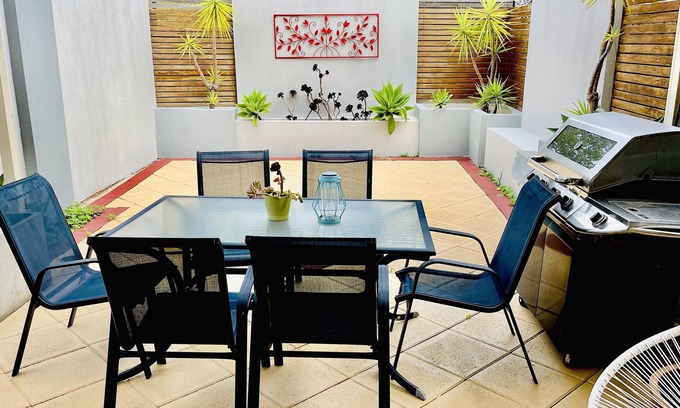 Kensington House | 3BR Kensington Holiday Home Close to CBD, Melb Showgrounds Flemington Racecourse