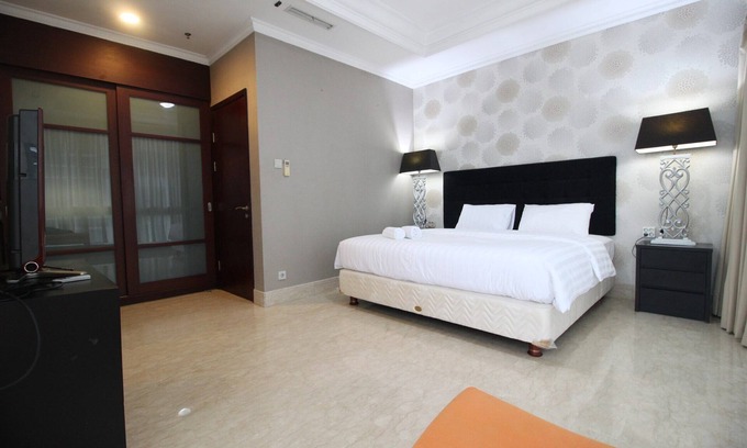 Sudirman Central Business District Apartment | 3BR Primest Location The Capital Residence SCBD By Travelio