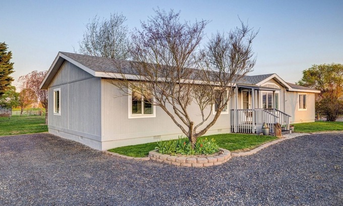 Prosser House | 3BR Retreat in Prosser | Perfect for Wine Lovers