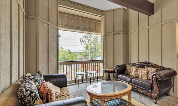 Nashville Condo | 3rd Floor Back Side Corner Penthouse Suite - 308 by Grand Wood Suites