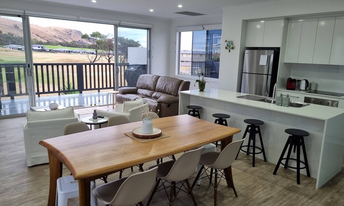 Normanville House | 3rd on Troon - A golfer's paradise at Links Lady Bay.