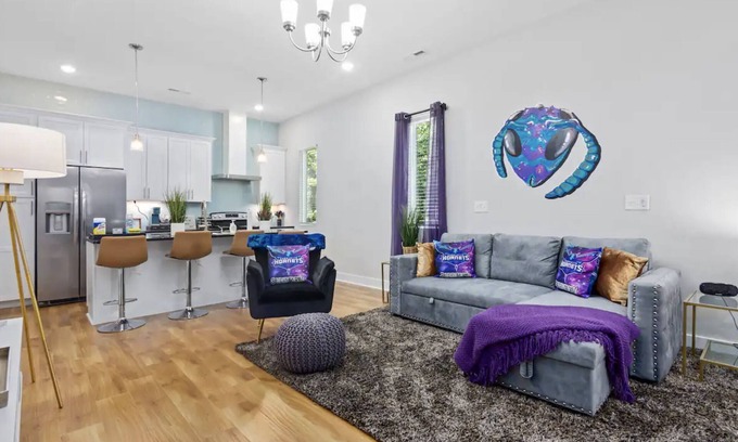 Third Ward House | 3rd ward beauty: 2 kitchens, 2 living rooms, Great space for large groups!