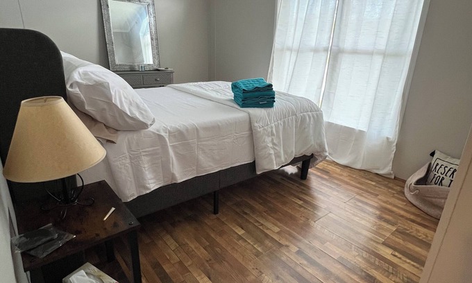 Bangor House | 4:20 Friendly Charming stay in Bangor