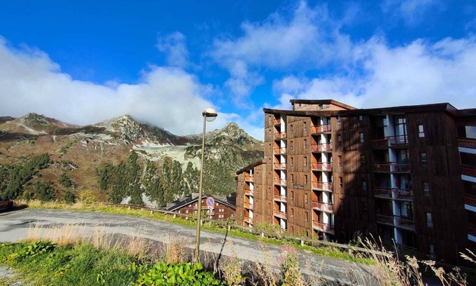 Arc-2000 Apartment | 4/6-person apartment with separate bedroom, central location, ski-in/ski-out