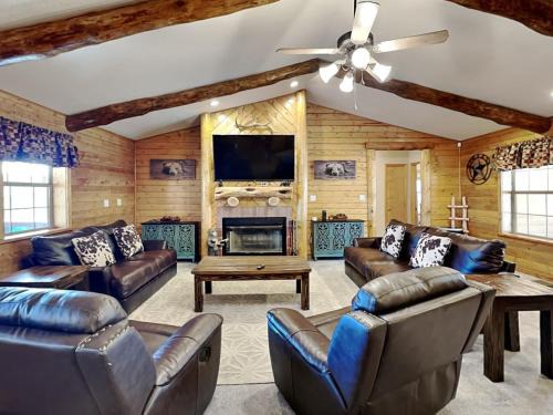 Alto House | 4 Bears 1 Cave