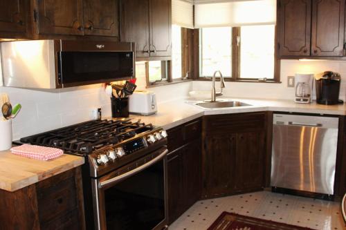 Franconia House | 4 Bed 2 Bath Vacation home in Franconia