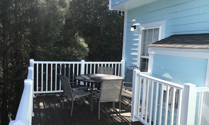 Bethany Beach House | 4 Bed 3.5 Bath end unit sleeps 11, 4 blocks to beach & short walk to boardwalk