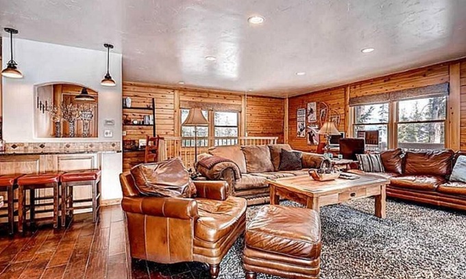 Wildernest House | 4-Bed, 3-Bath with Hot Tub; Sleeps 10, 3 parking spaces, license #BCA-78675