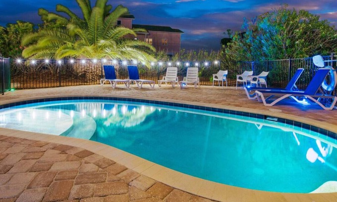 East End House | 4 Bed - 5 Bath – Pet Friendly - Just Renovated- Steps to Beach- Private Pool & Hot Tub!