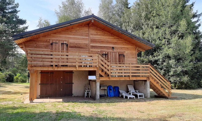 Lans-en-Vercors Ski Chalet | 4-bed chalet with terrace and parking in Lans-en-Vercors