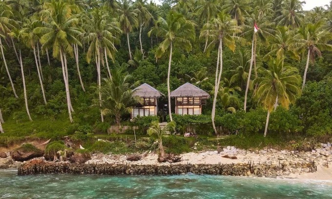 Pulau Masokut House | 4-bedroom bungalow in gorgeous Mentawai Islands Regency with WiFi