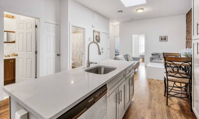 East Flatbush House | 4 Bedroom 2 Bathroom Beautiful Brooklyn Apartment